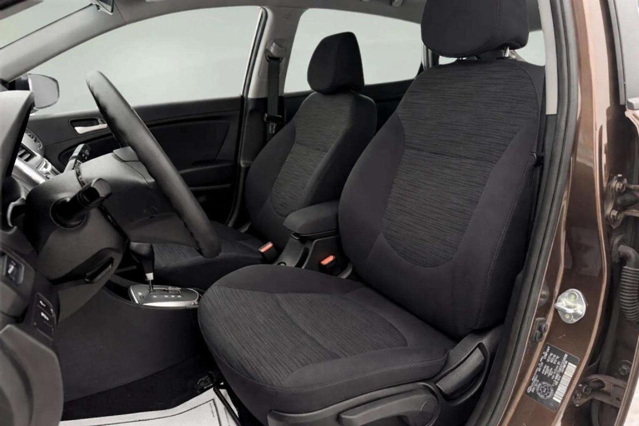 2015 Hyundai Accent HB Automatic GL Photo