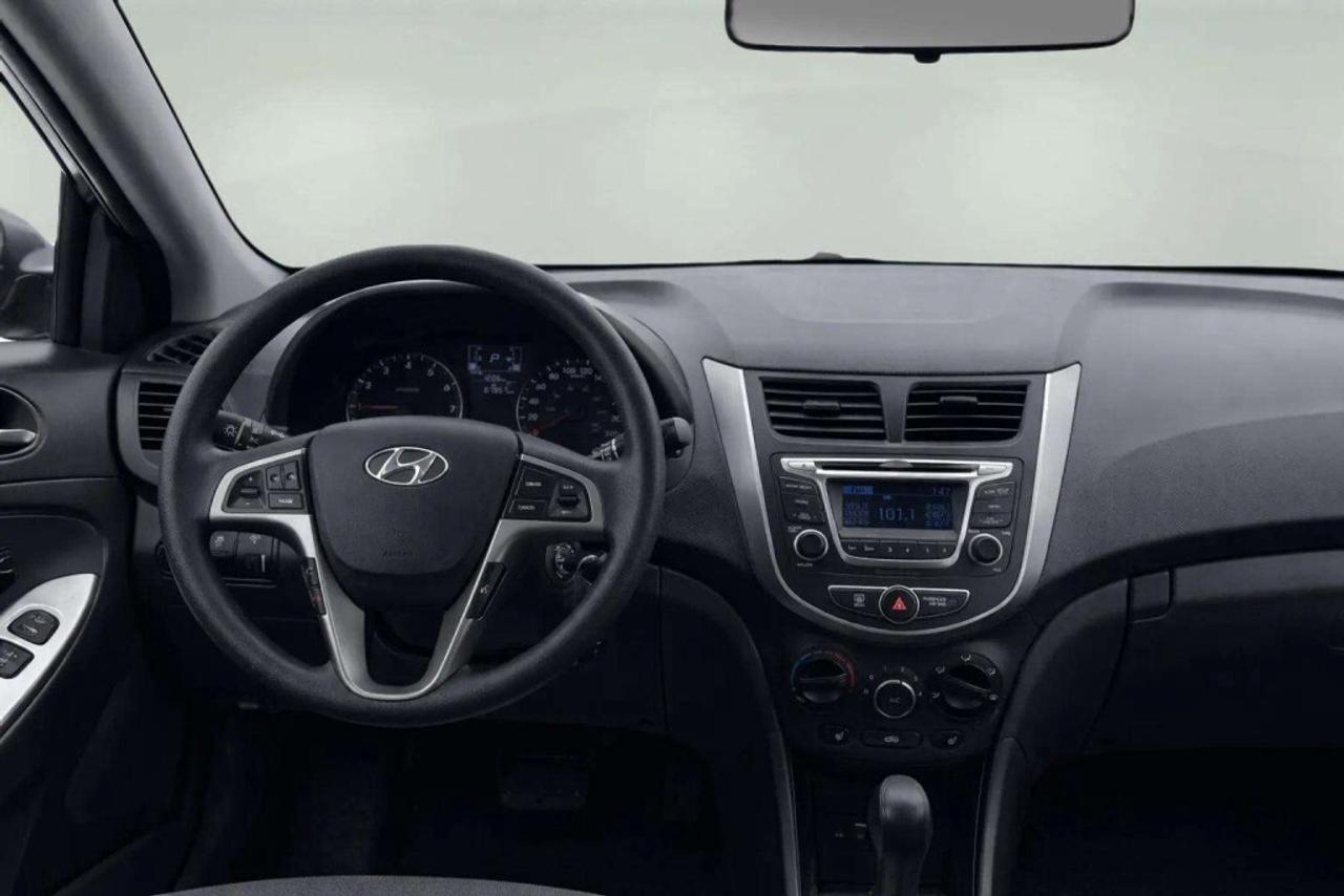 2015 Hyundai Accent HB Automatic GL Photo