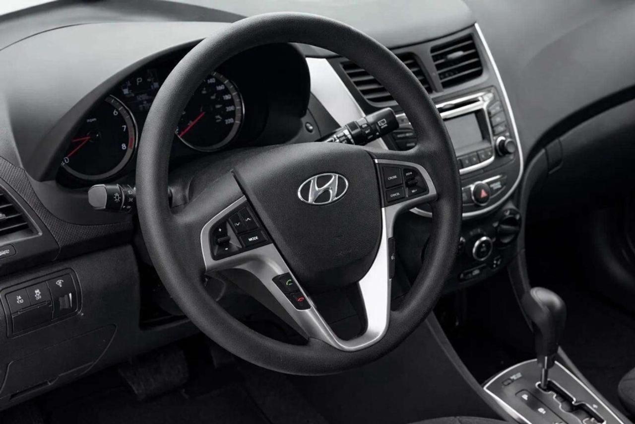 2015 Hyundai Accent HB Automatic GL Photo