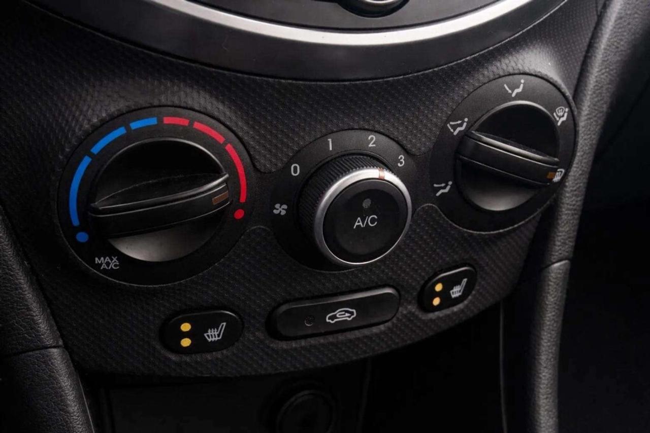 2015 Hyundai Accent HB Automatic GL Photo