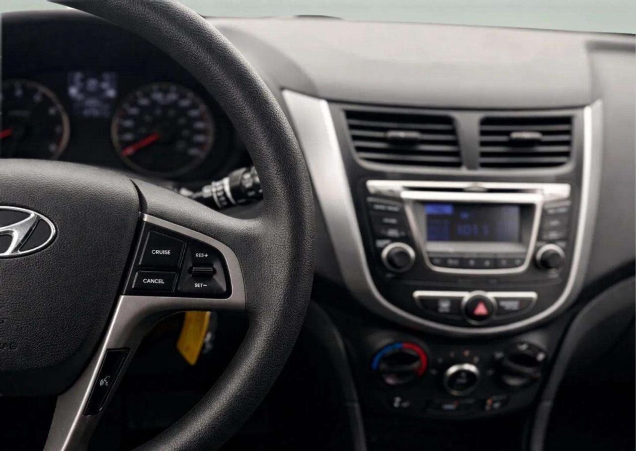 2015 Hyundai Accent HB Automatic GL Photo