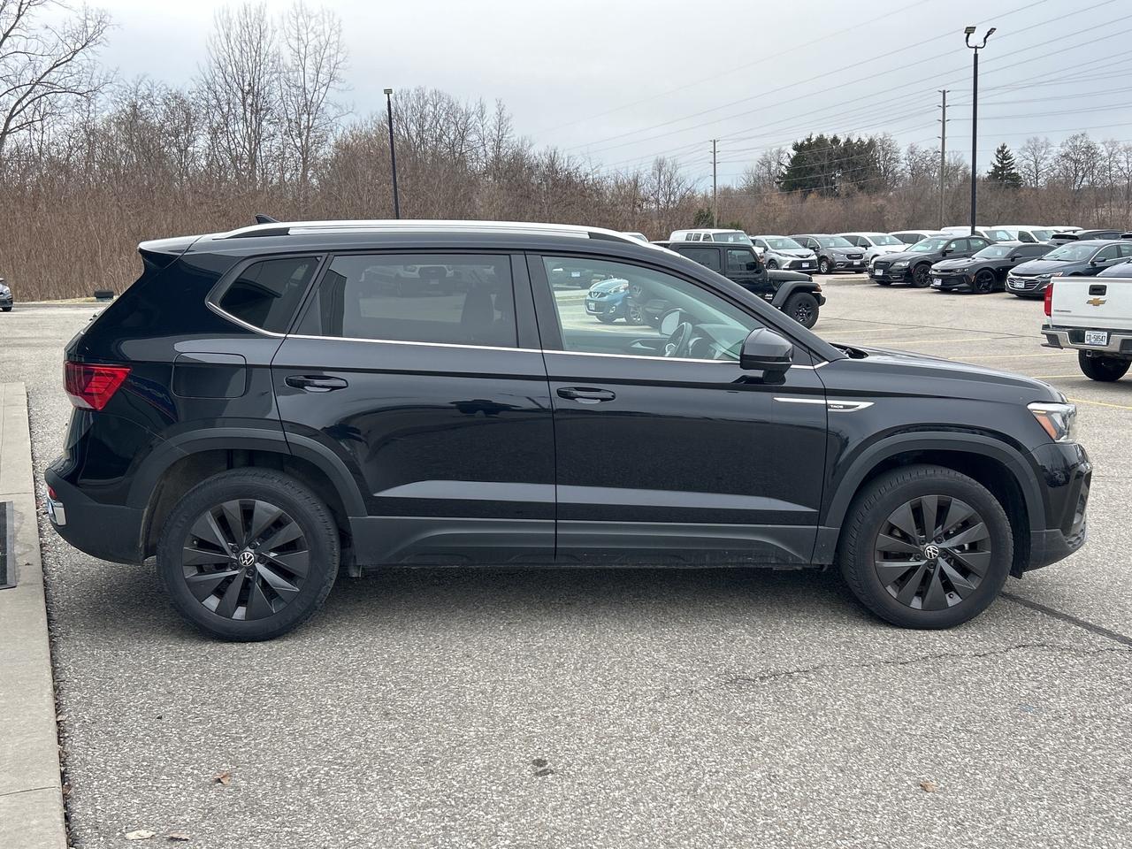 2024 Volkswagen Taos Comfortline   Pano Roof Photo2