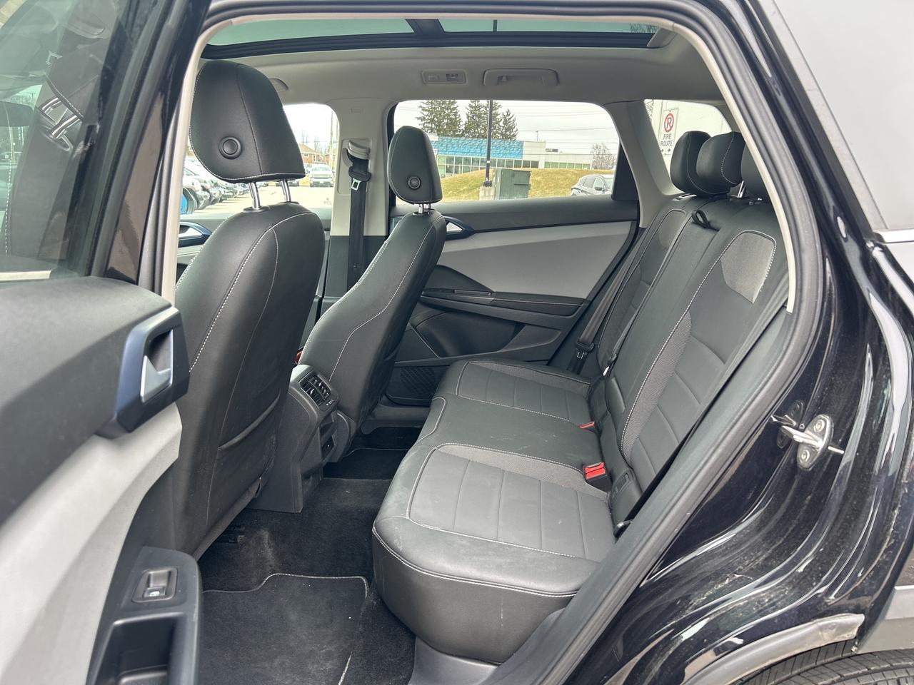 2024 Volkswagen Taos Comfortline   Pano Roof Photo