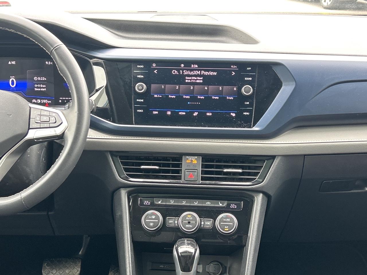 2024 Volkswagen Taos Comfortline   Pano Roof Photo