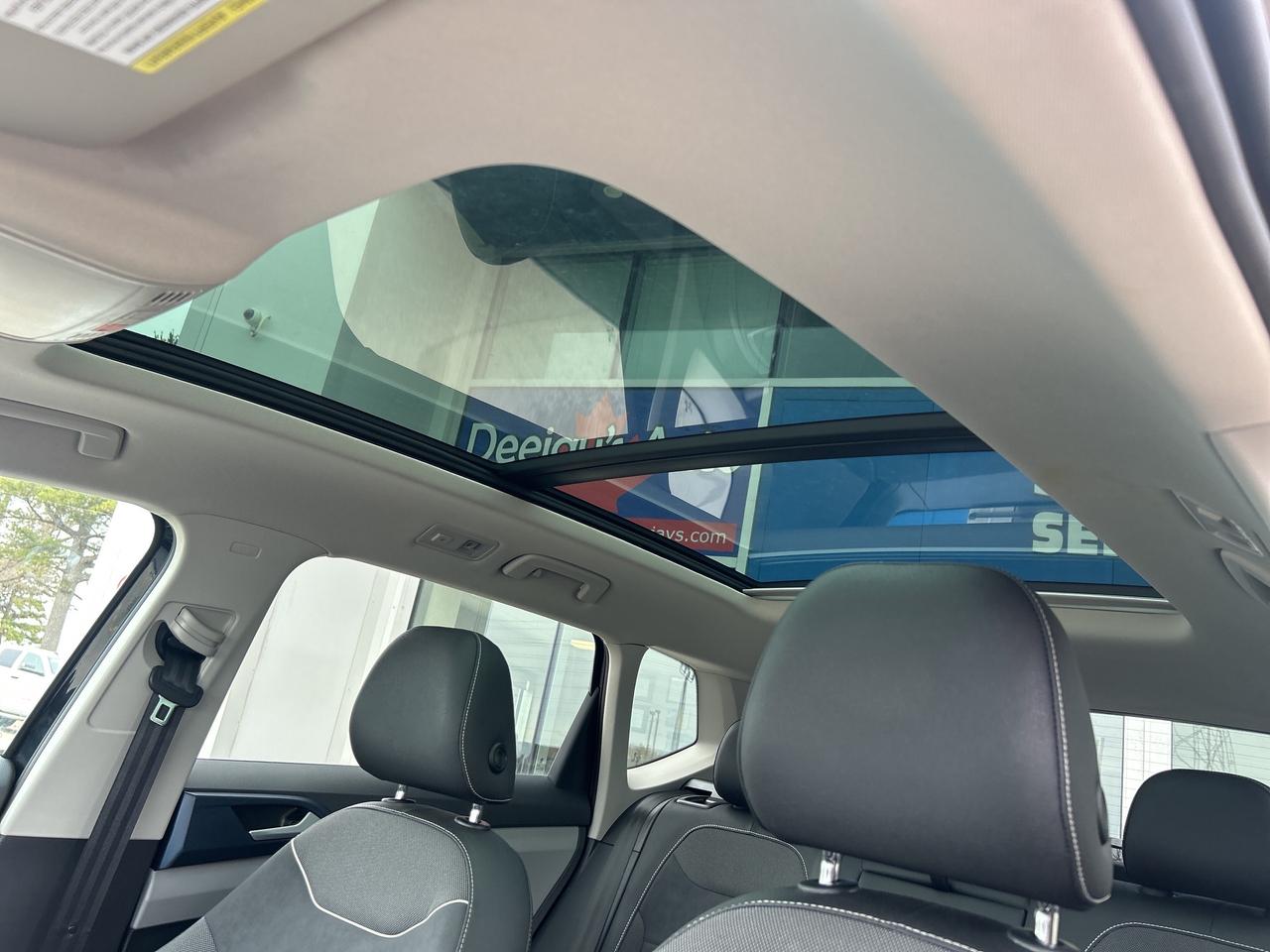 2024 Volkswagen Taos Comfortline   Pano Roof Photo