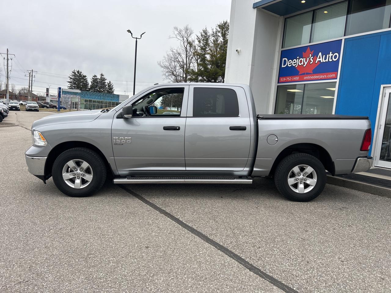 2022 RAM 1500 Classic SLT 4x4 Crew Cab 5'7  Box Photo4