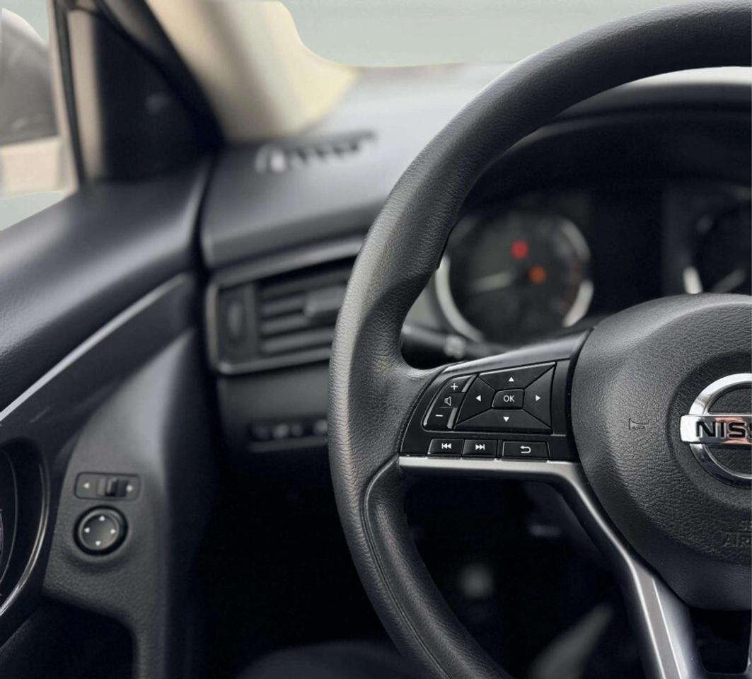 2018 Nissan Rogue S Photo