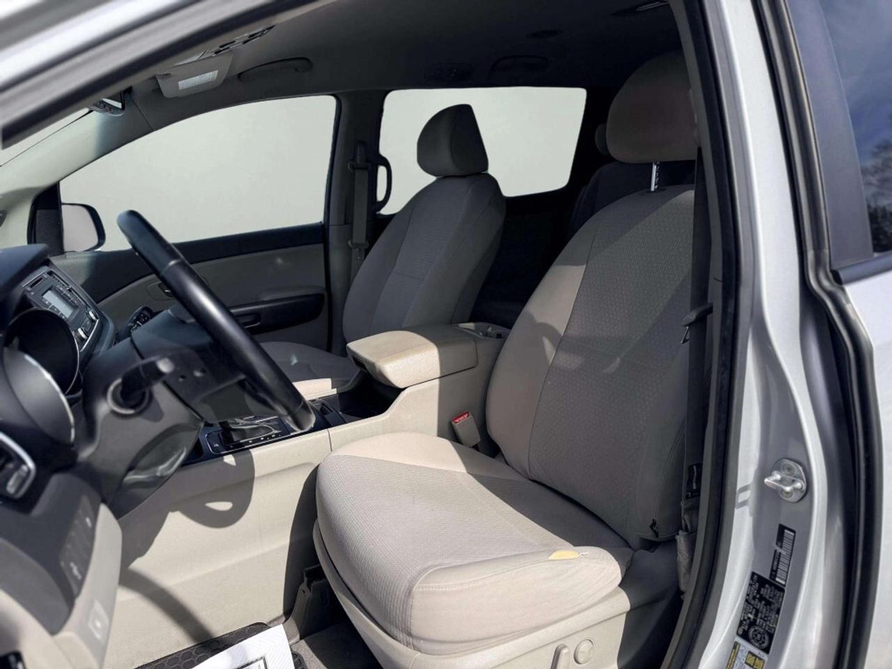 2016 Kia Sedona LX+ Photo