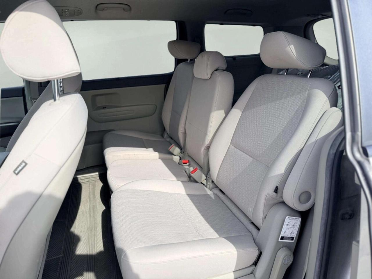 2016 Kia Sedona LX+ Photo