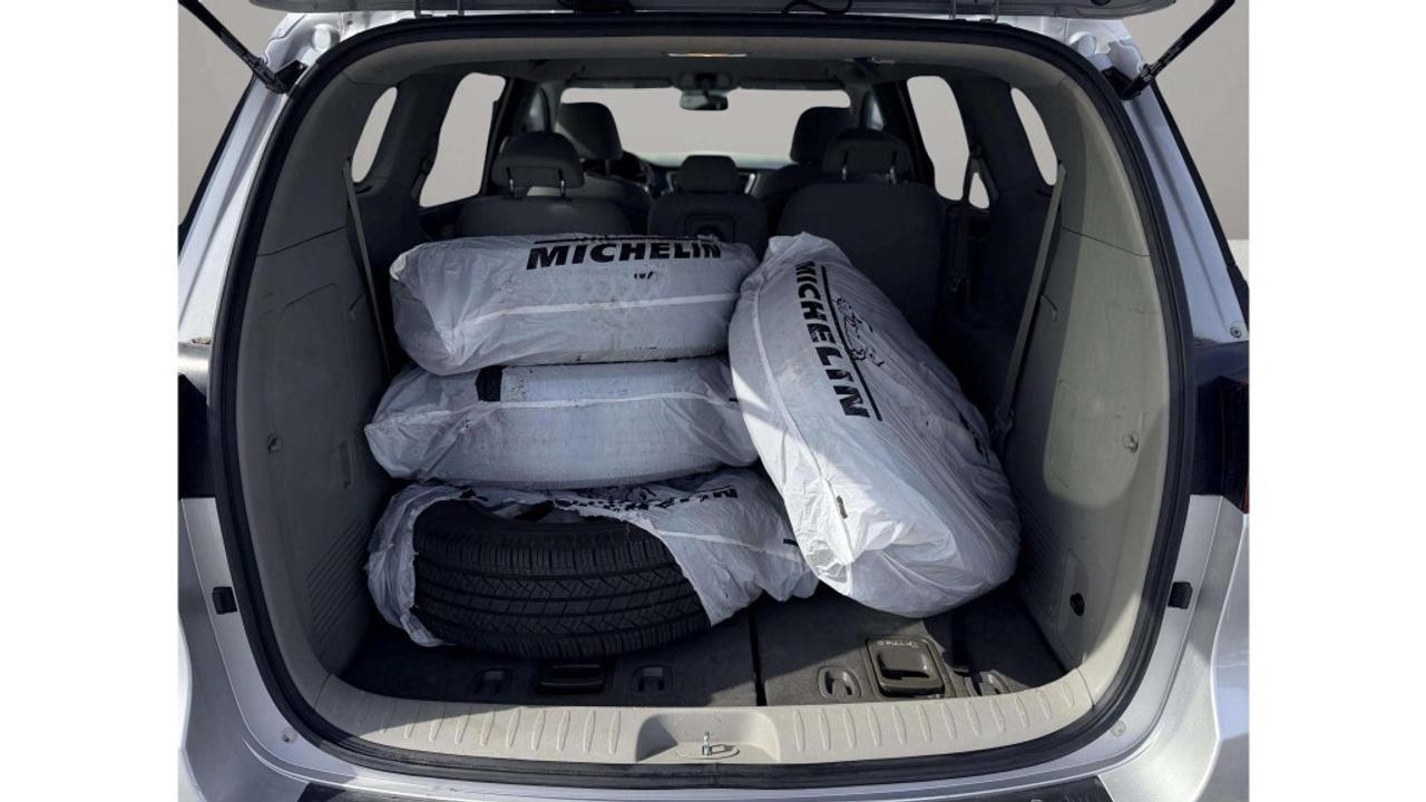 2016 Kia Sedona LX+ Photo