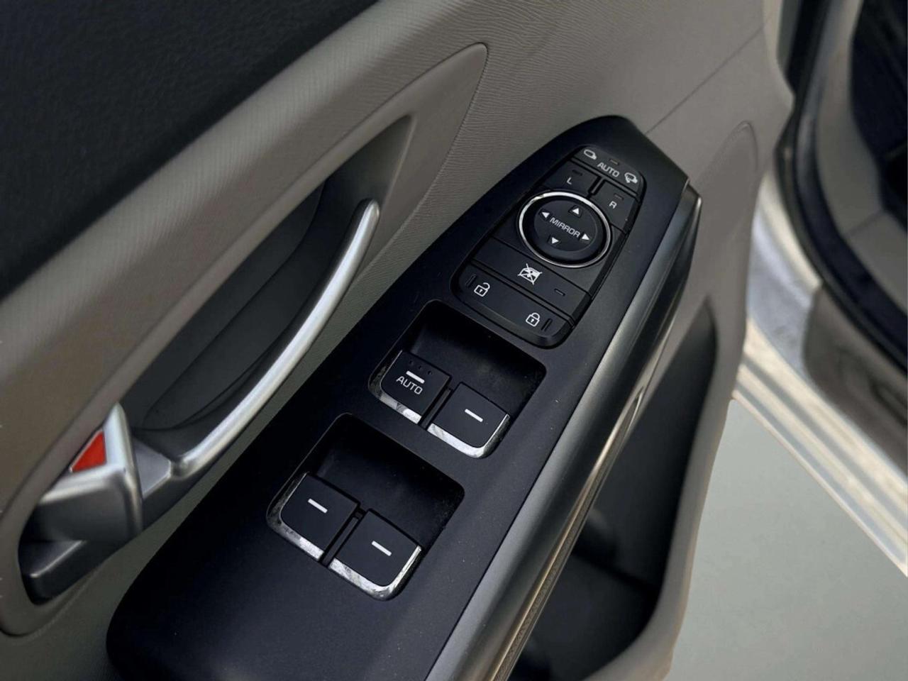 2016 Kia Sedona LX+ Photo