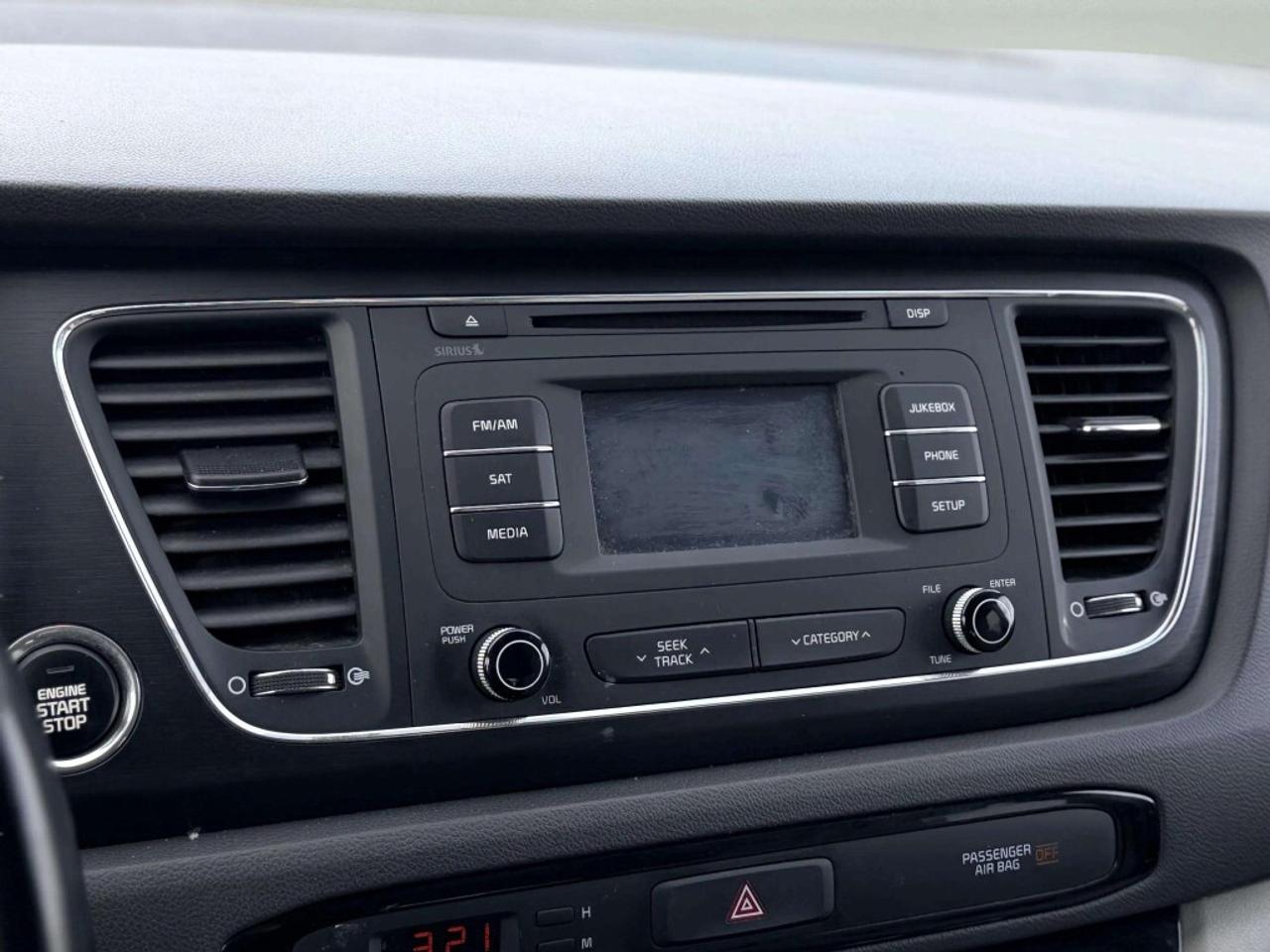 2016 Kia Sedona LX+ Photo