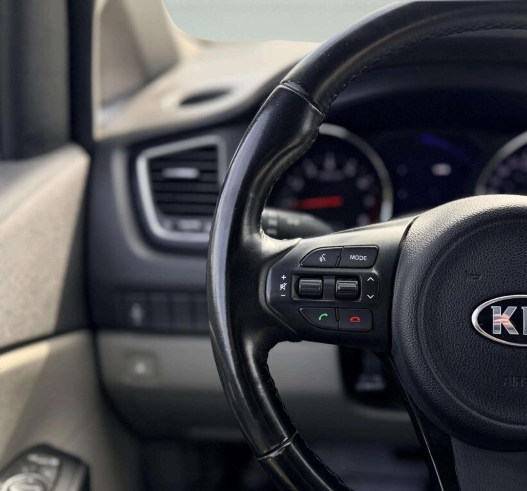 2016 Kia Sedona LX+ Photo