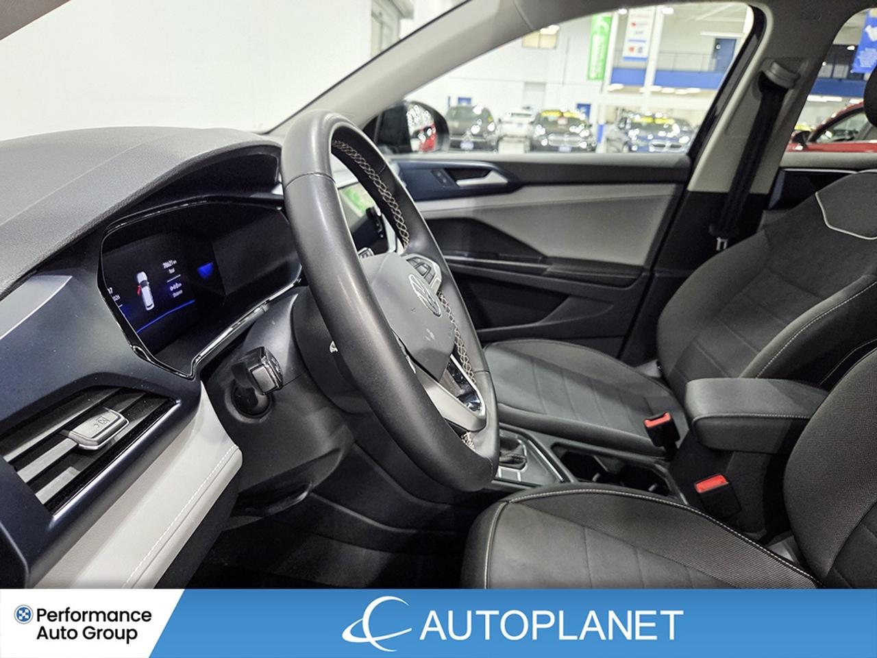 2024 Volkswagen Taos Comfortline, Pano Roof, Back Up Cam! Photo