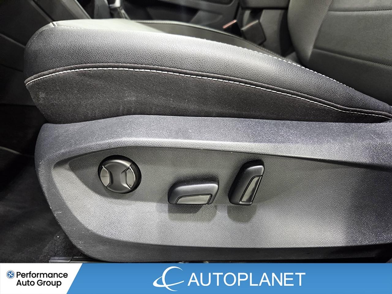 2024 Volkswagen Taos Comfortline, Pano Roof, Back Up Cam! Photo