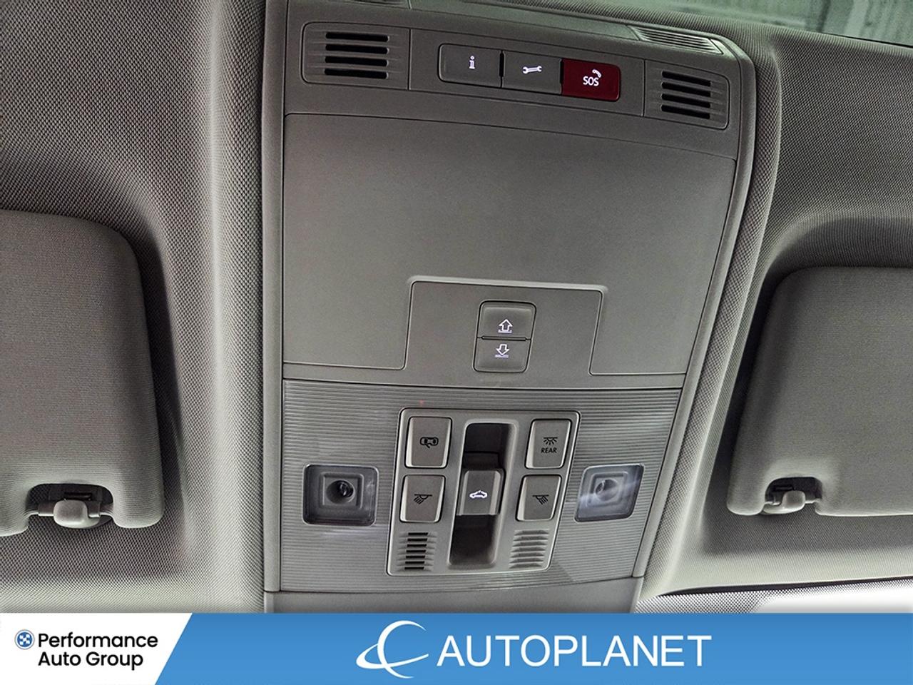 2024 Volkswagen Taos Comfortline, Pano Roof, Back Up Cam! Photo