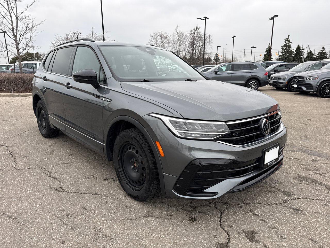 2023 Volkswagen Tiguan Comfortline R-Line Black Edition 4MOTION Photo