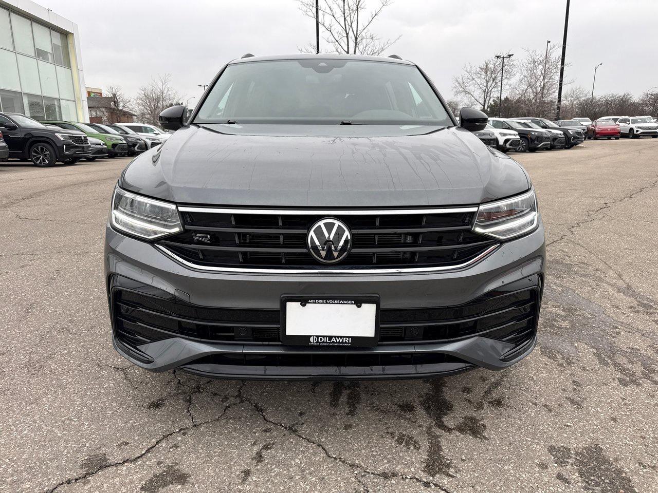 2023 Volkswagen Tiguan Comfortline R-Line Black Edition 4MOTION Photo