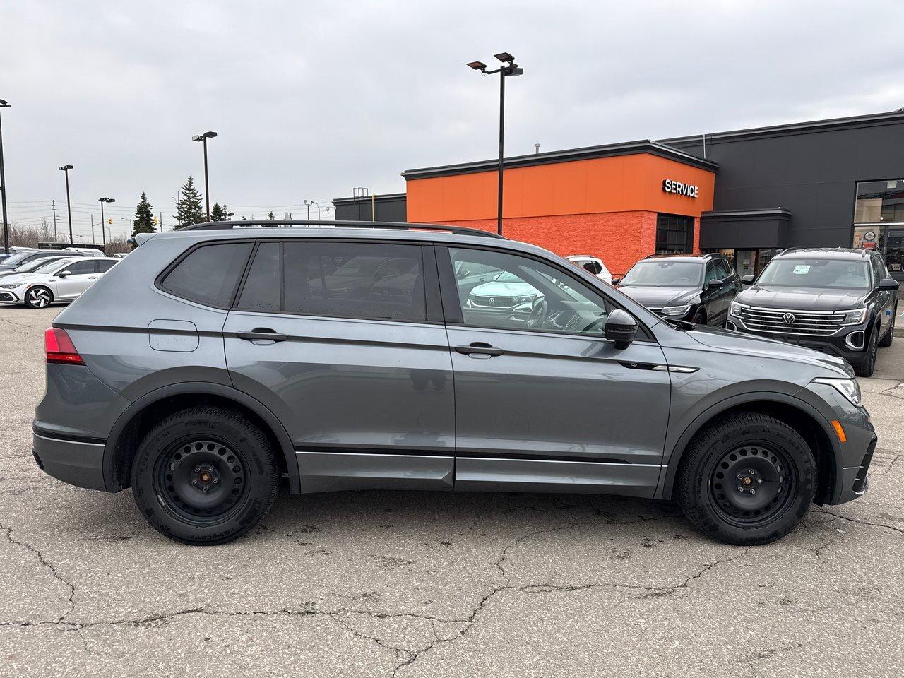 2023 Volkswagen Tiguan Comfortline R-Line Black Edition 4MOTION Photo