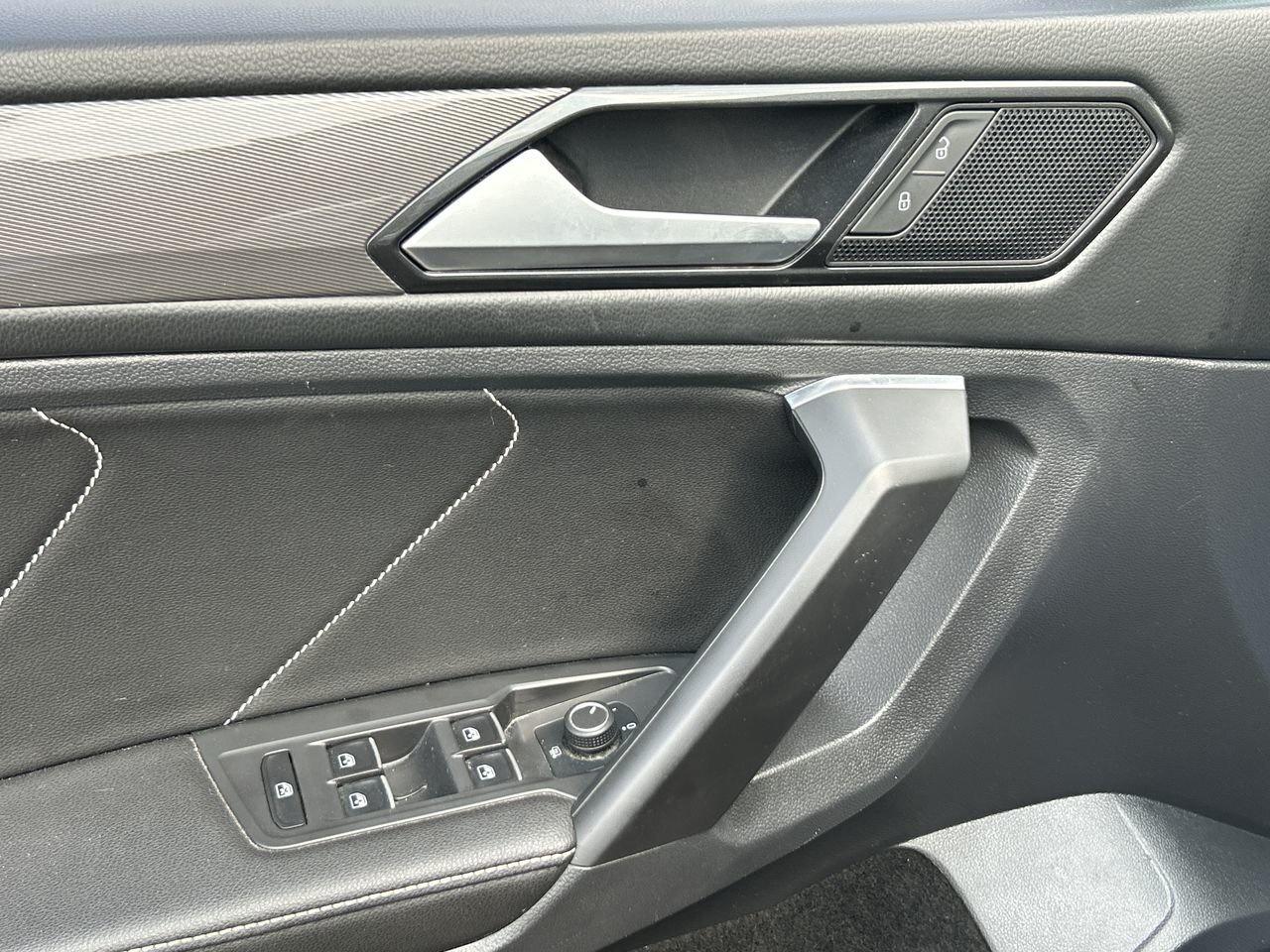 2022 Volkswagen Tiguan Comfortline 2.0T 8sp at w/Tip 4M Alloy Wheels  Rem Photo