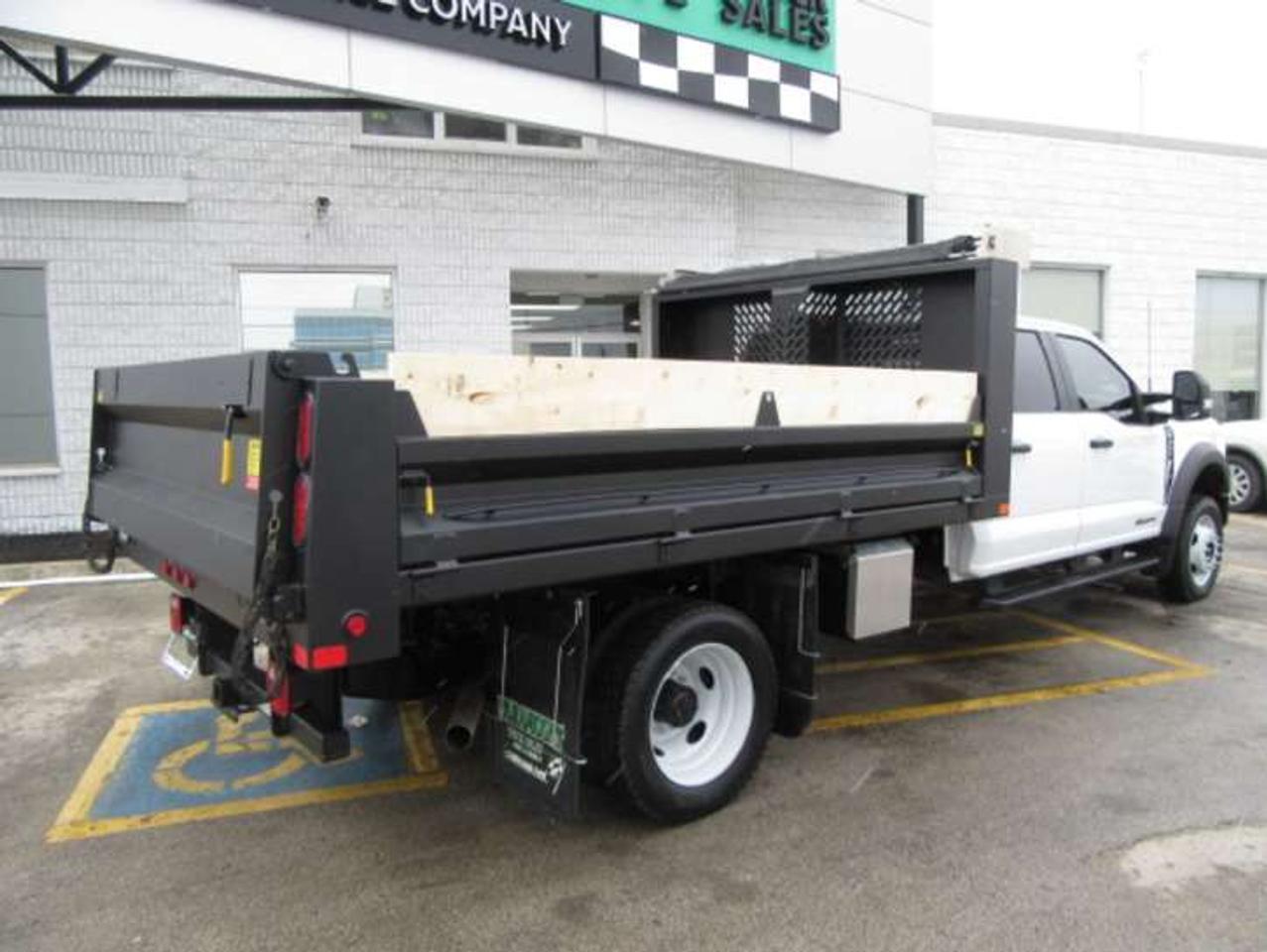 2024 Ford F-550 CREW CAB 4X4 DIESEL 12FT DUMP BOX Photo