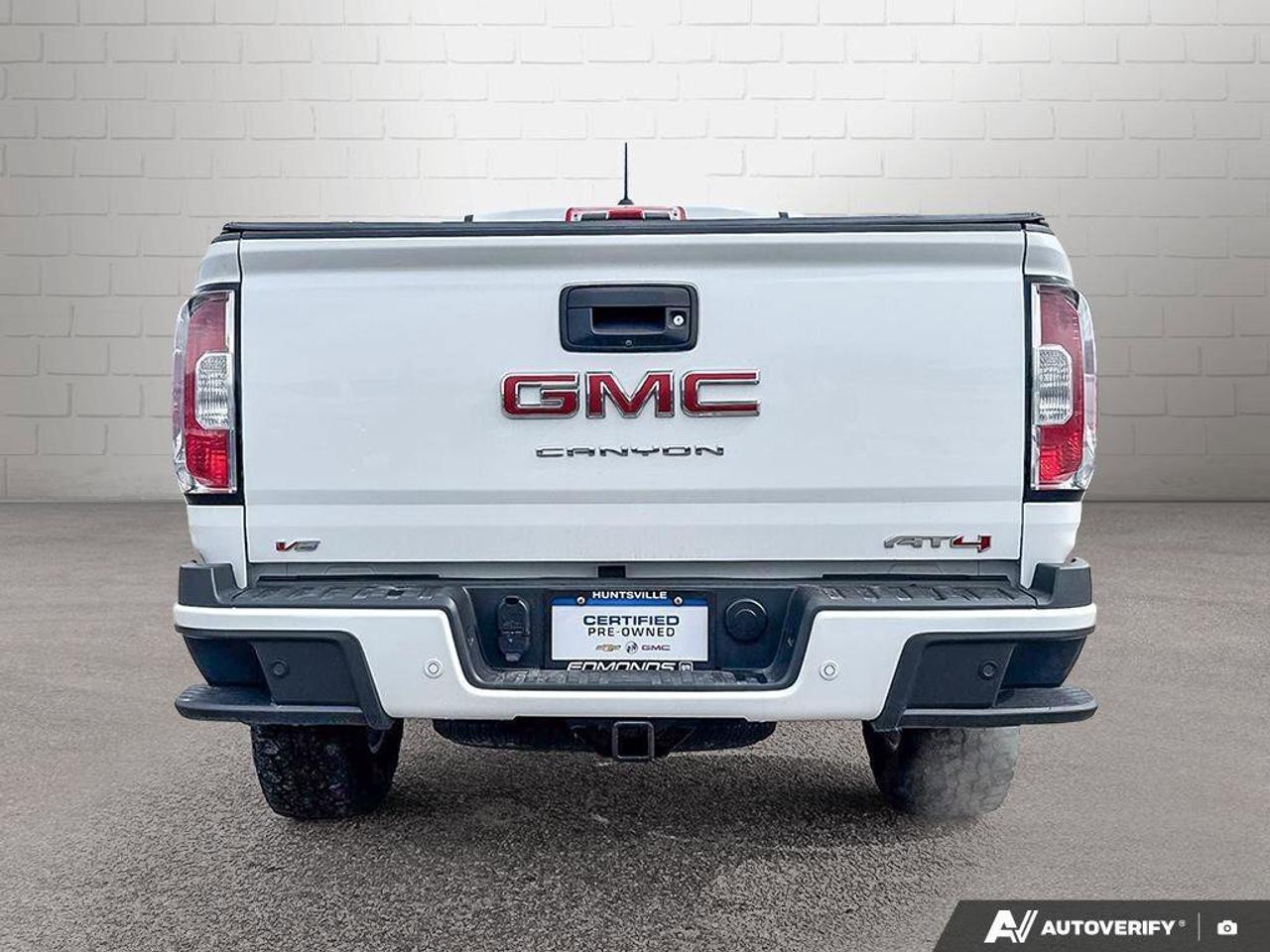 2022 GMC Canyon 4WD AT4 w/LeatherOne Owner   Trailer Brake Control Photo3