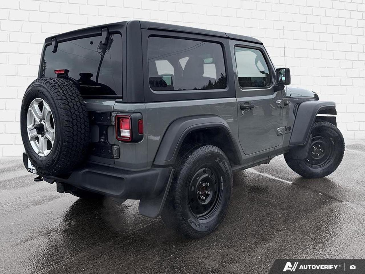 2022 Jeep Wrangler Sport S   STUDDED WINTER AND SUMMER TIRES AND WHEE Photo4