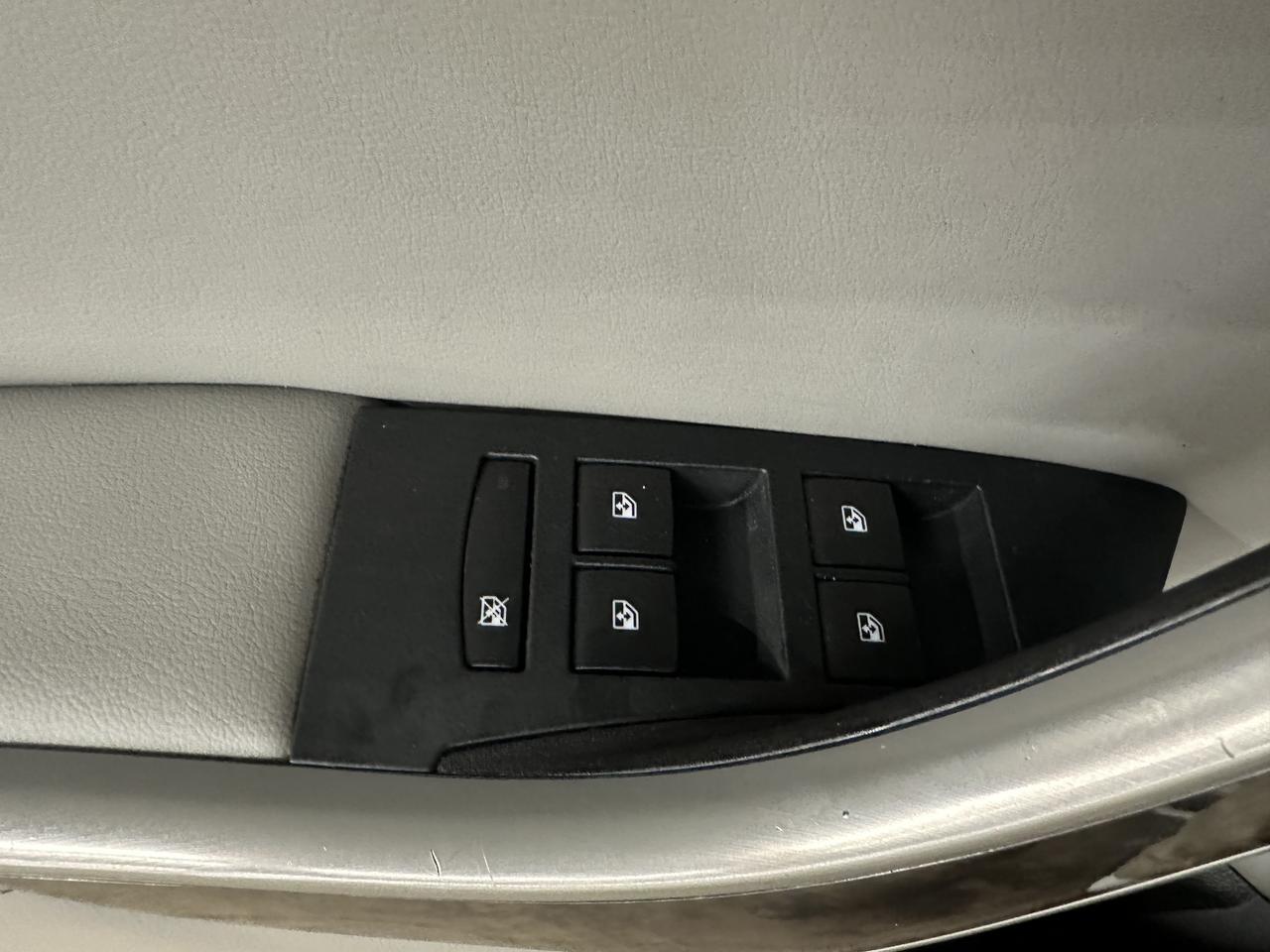 2017 Buick Verano Convenience 1 Photo12