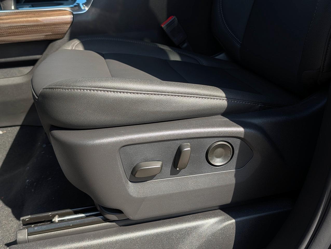 2026 Chevrolet Silverado 1500 RST Photo