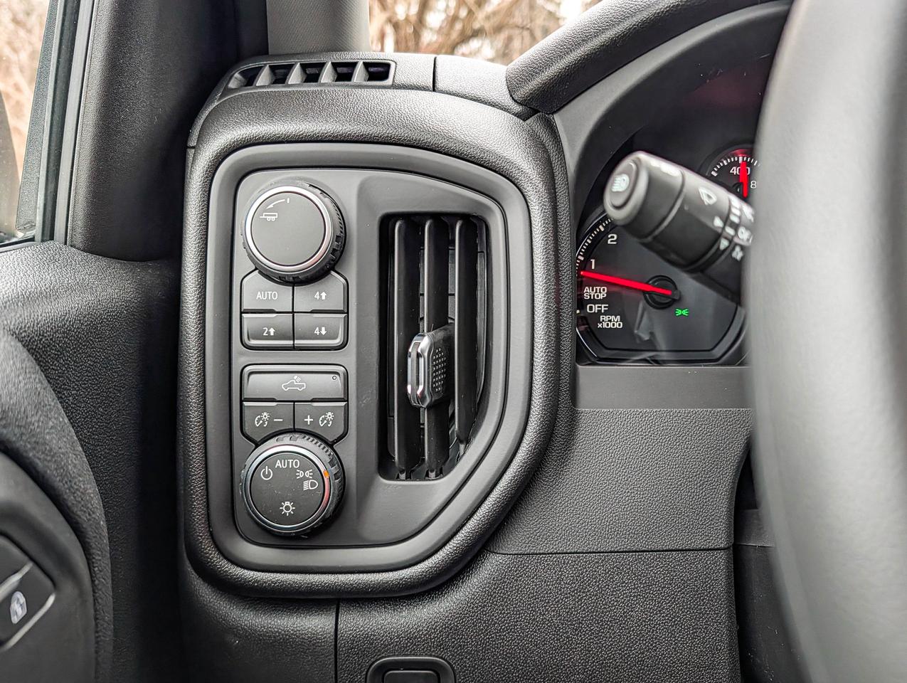 2026 Chevrolet Silverado 1500 Custom Trail Boss Photo