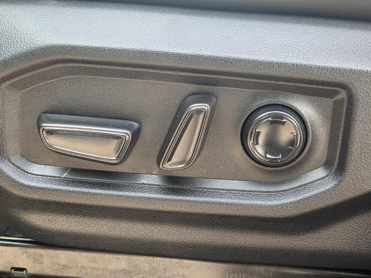 2022 Toyota Tundra Platinum Hybrid Photo