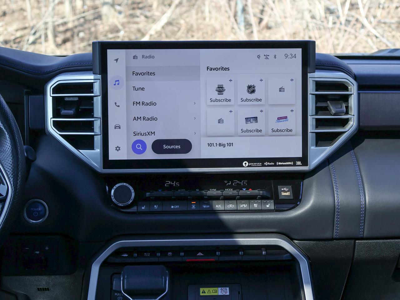 2022 Toyota Tundra Platinum Hybrid Photo