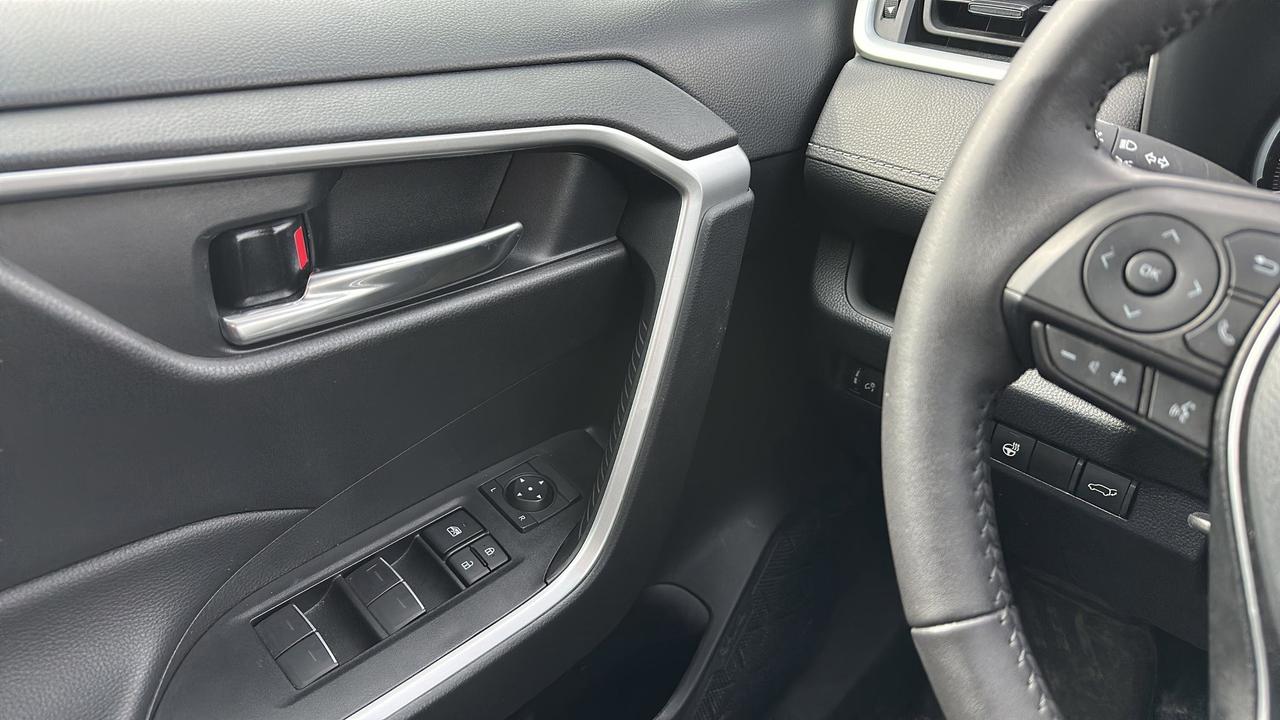 2024 Toyota RAV4 XLE AWD Photo