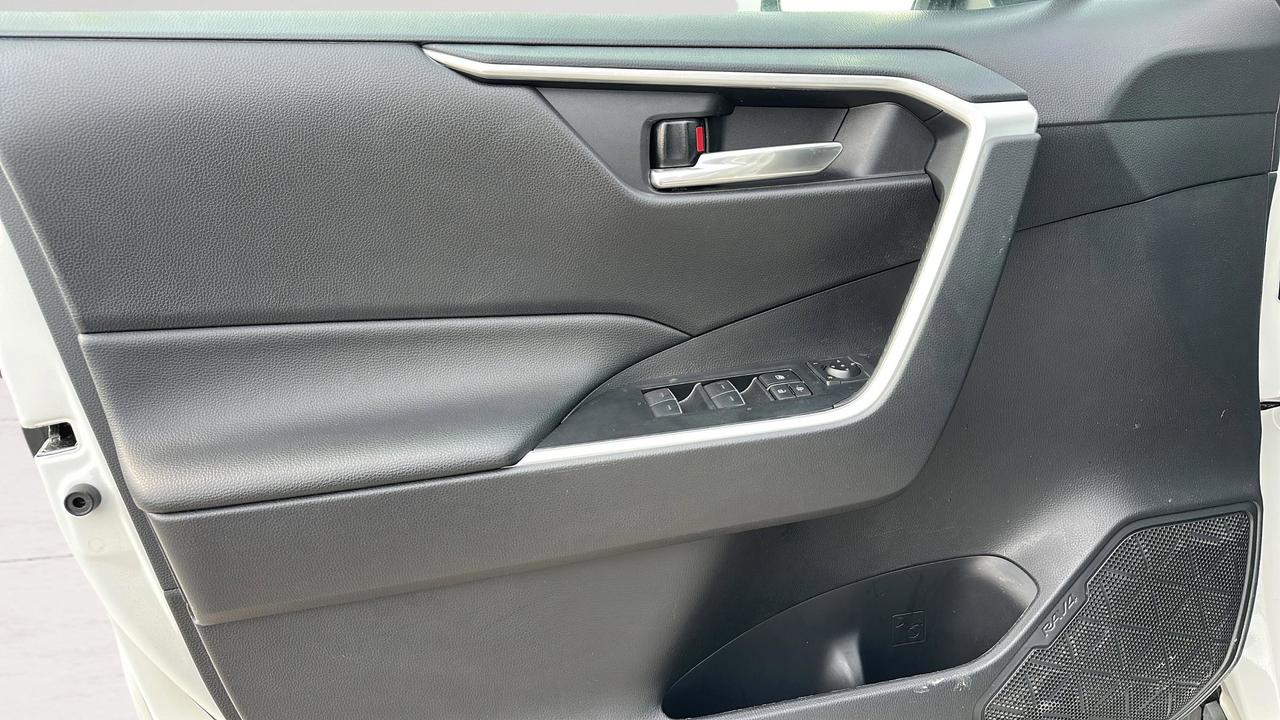 2024 Toyota RAV4 XLE AWD Photo