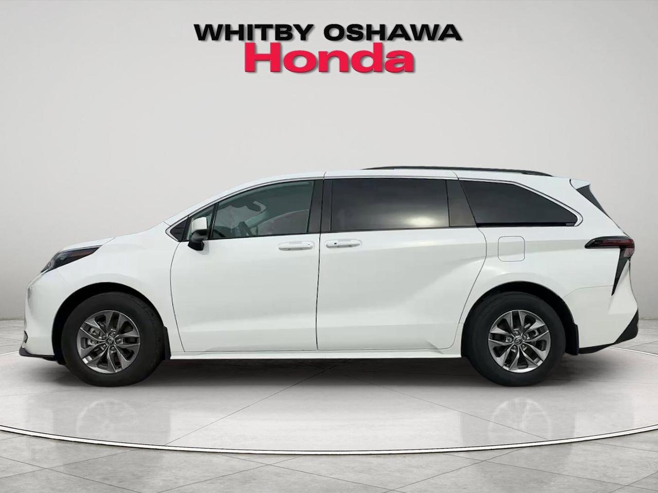 2025 Toyota Sienna  Photo