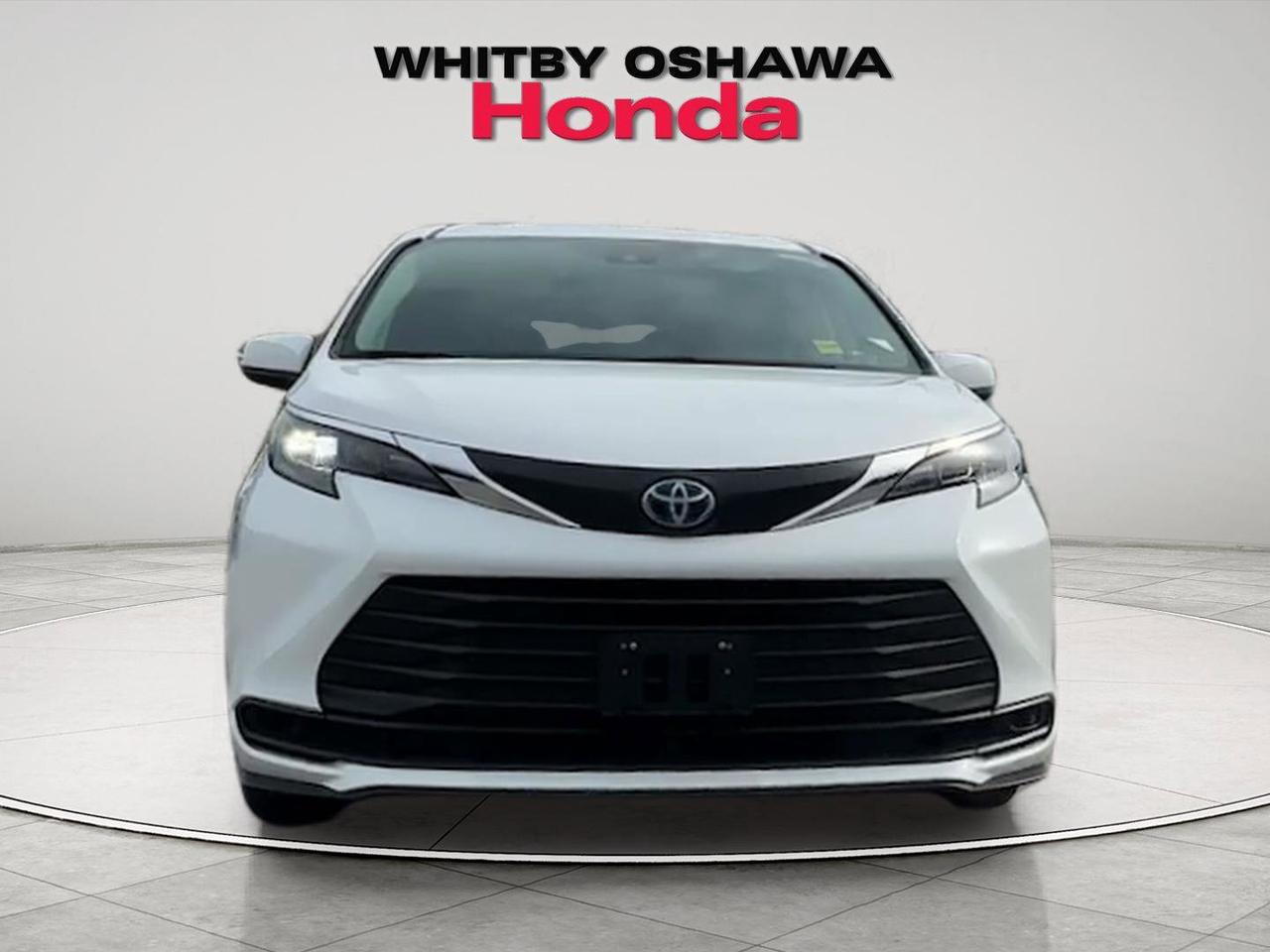 2025 Toyota Sienna  Photo