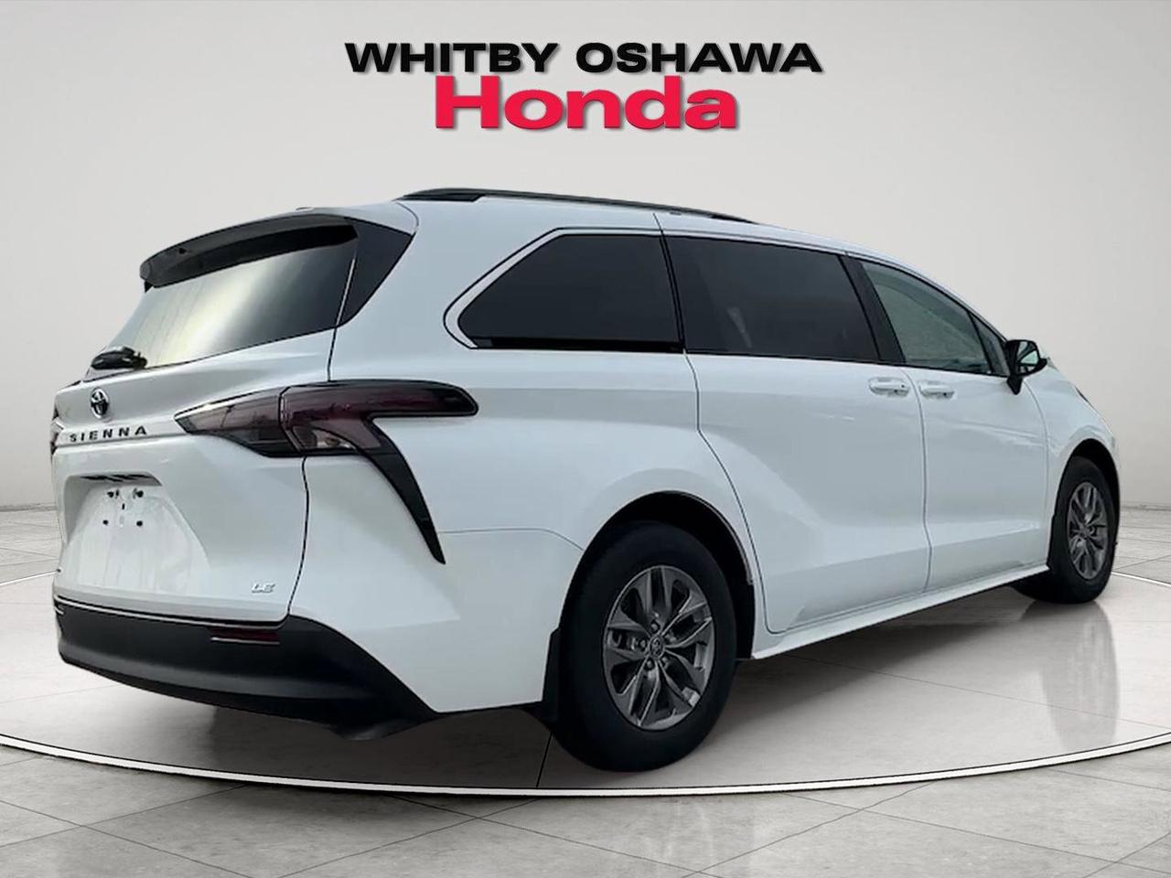 2025 Toyota Sienna  Photo
