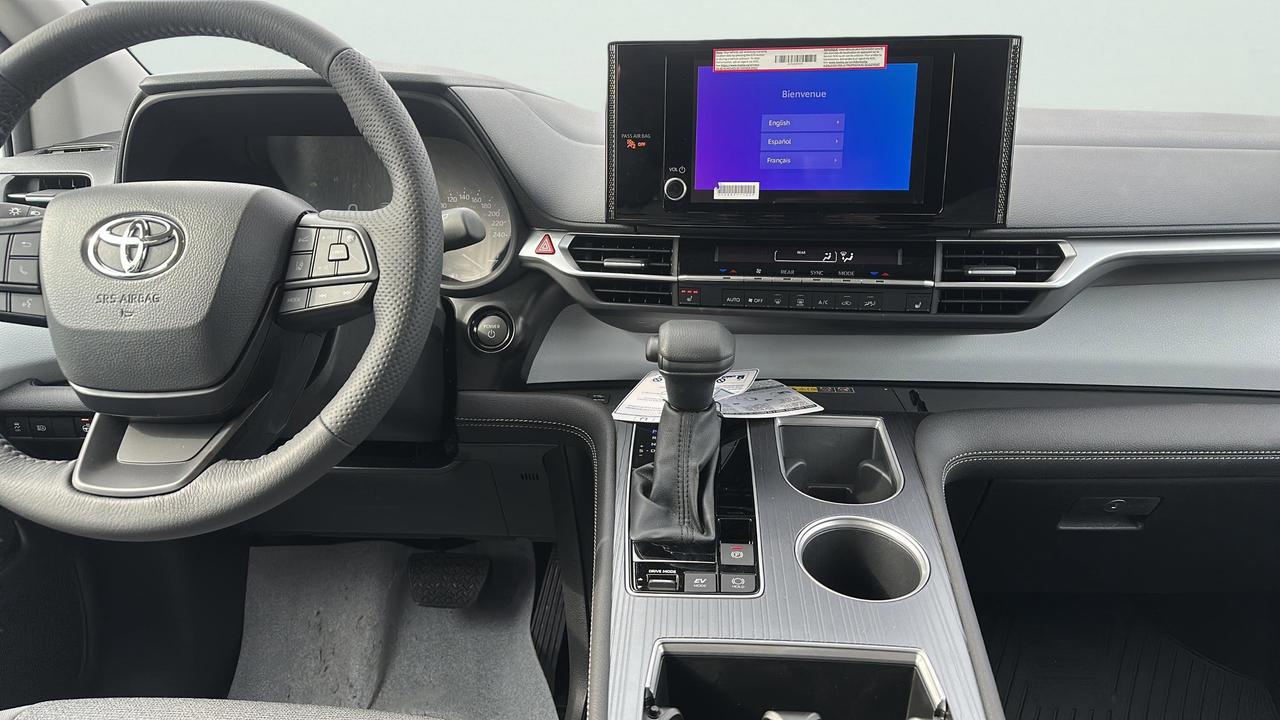 2025 Toyota Sienna  Photo
