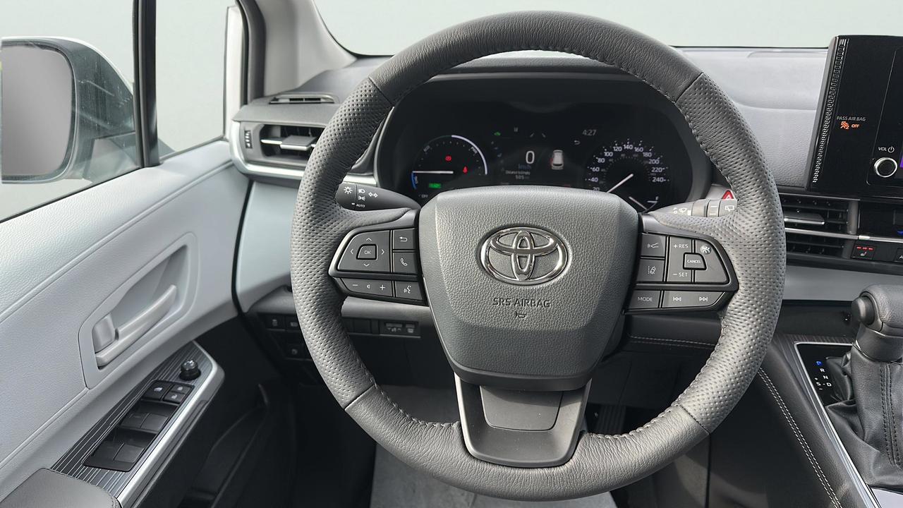 2025 Toyota Sienna  Photo