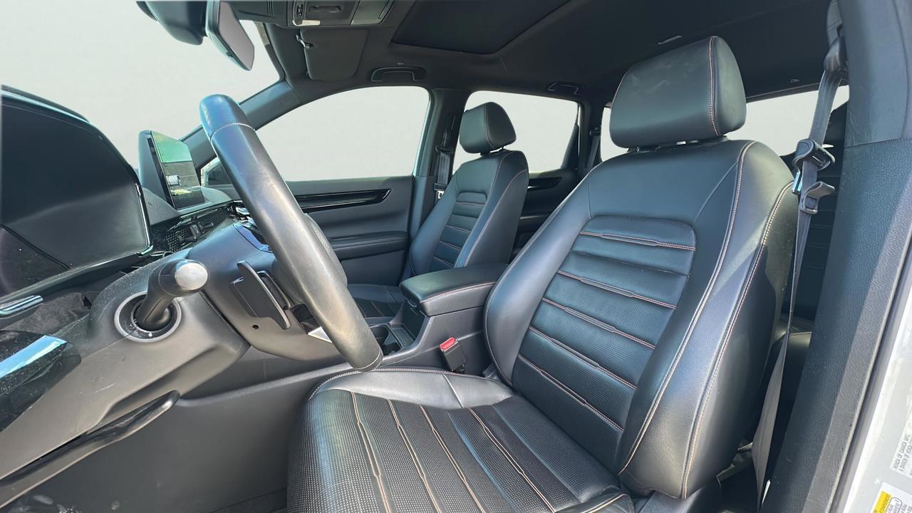 2023 Honda CR-V Hybrid Touring AWD Photo