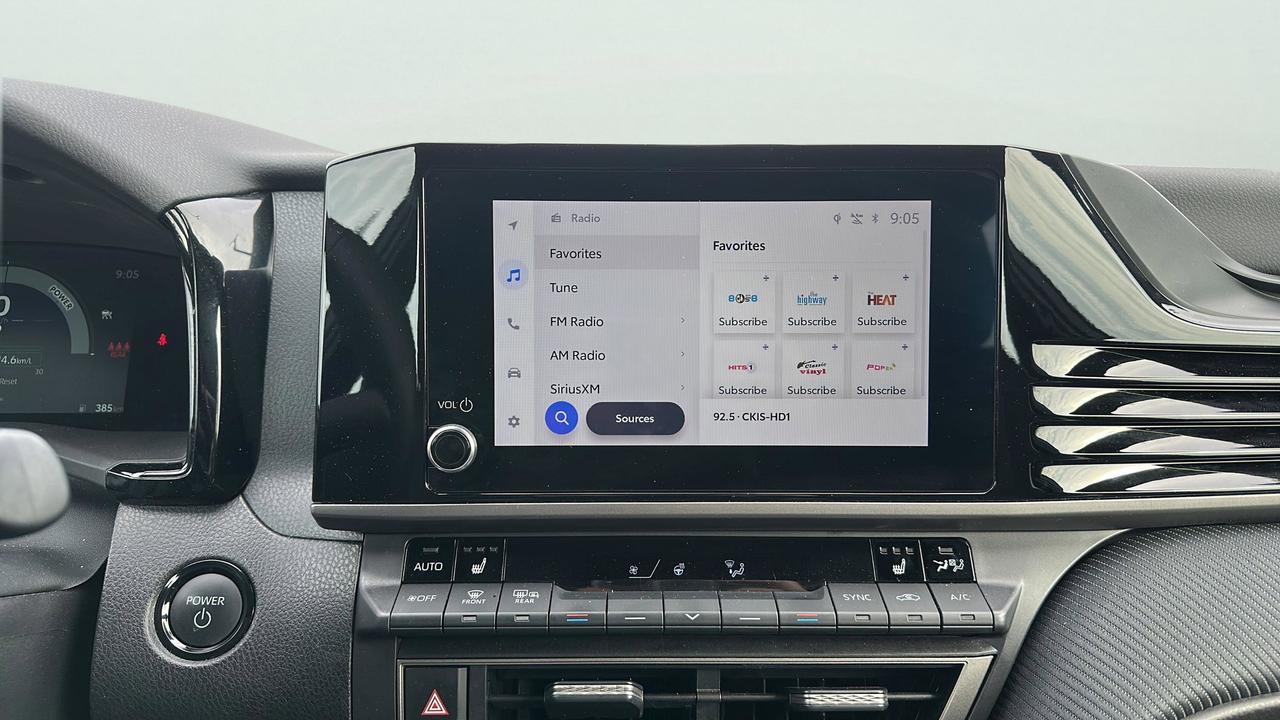 2025 Toyota Camry SE CVT Photo