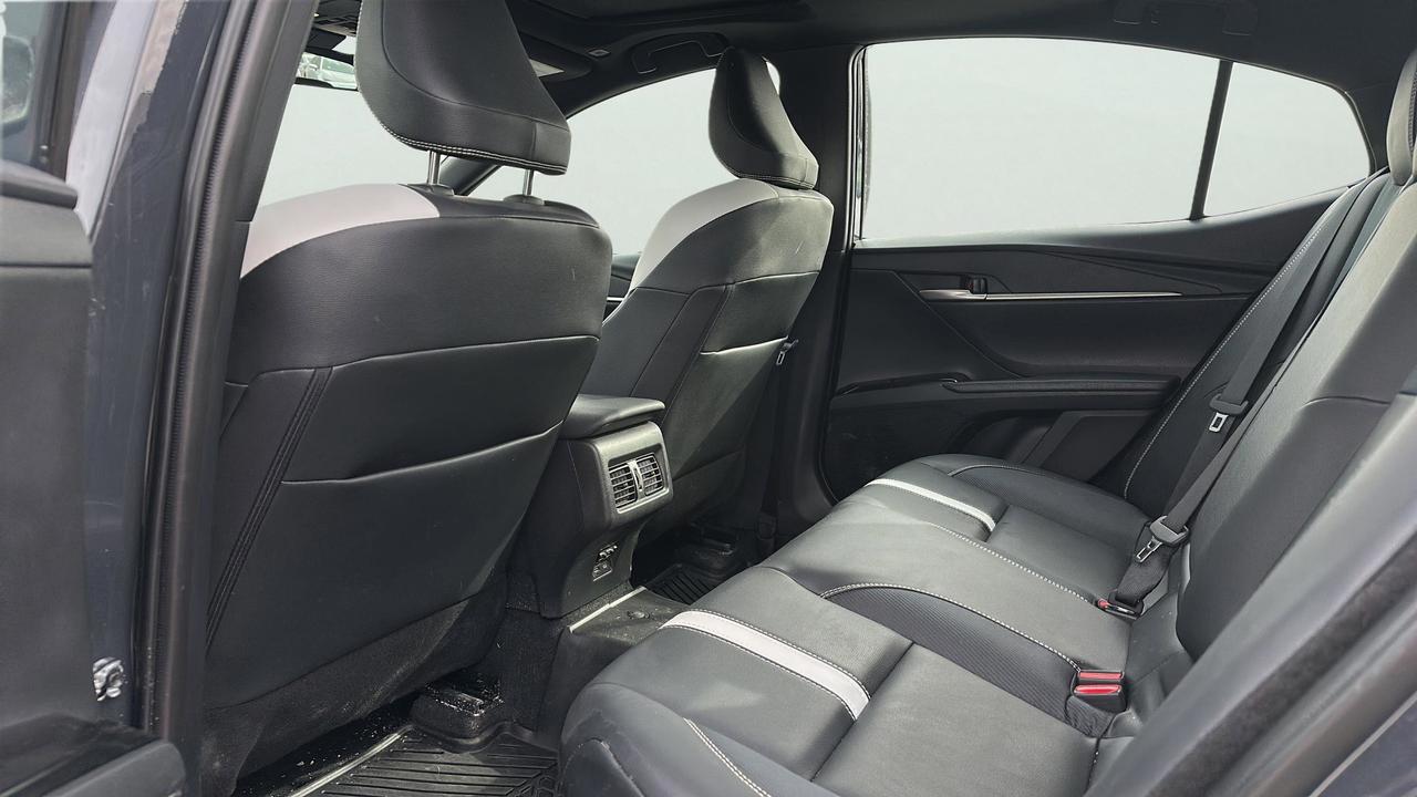 2025 Toyota Camry SE CVT Photo