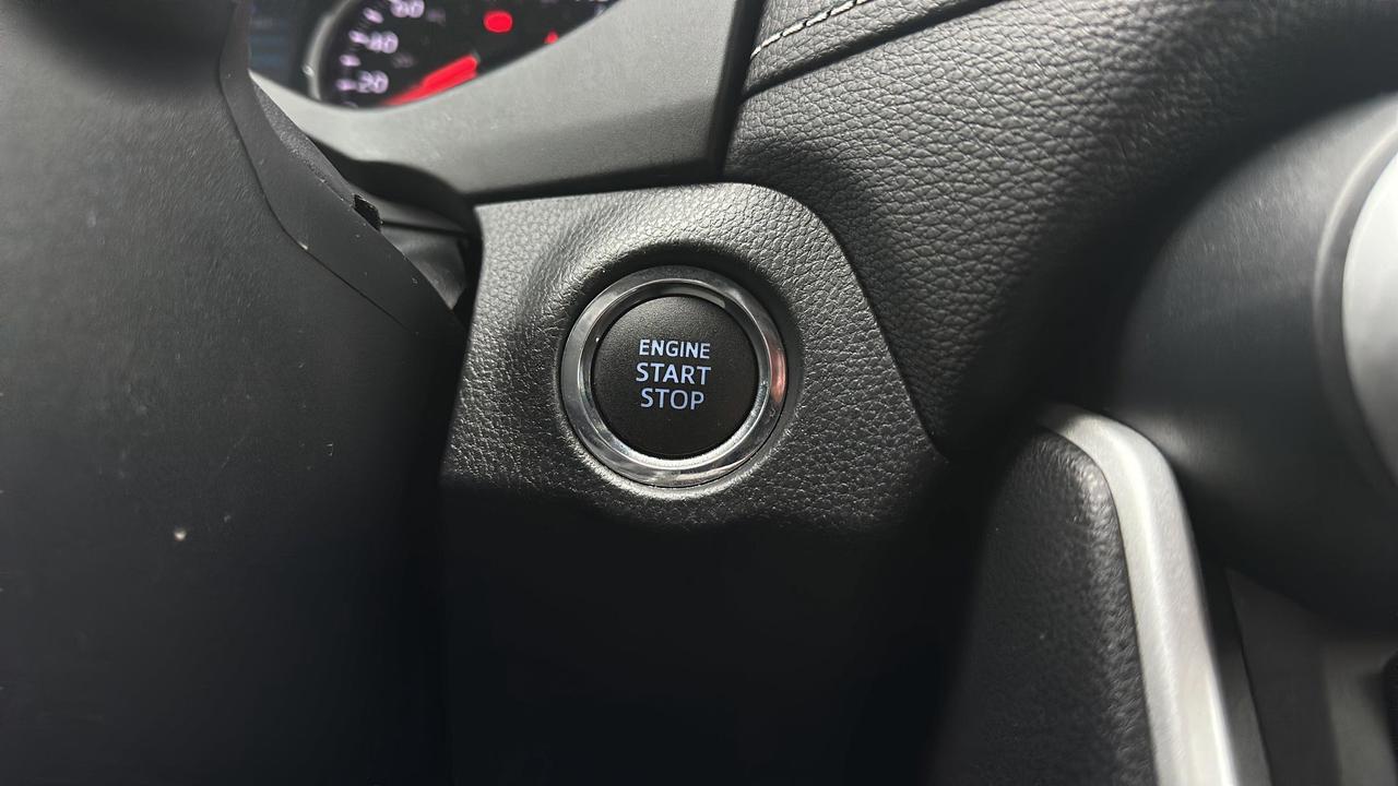 2021 Toyota RAV4 XLE AWD Photo