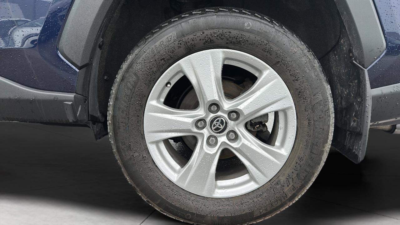 2021 Toyota RAV4 XLE AWD Photo