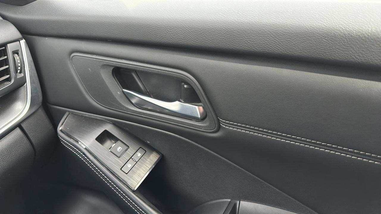 2024 Nissan Rogue AWD SV Moonroof Photo