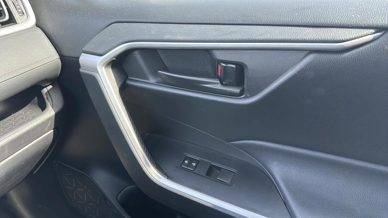 2024 Toyota RAV4 LE AWD Photo