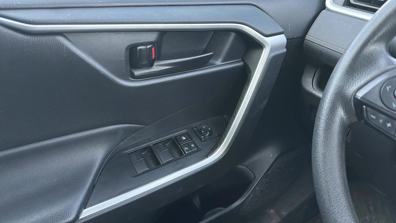 2024 Toyota RAV4 LE AWD Photo
