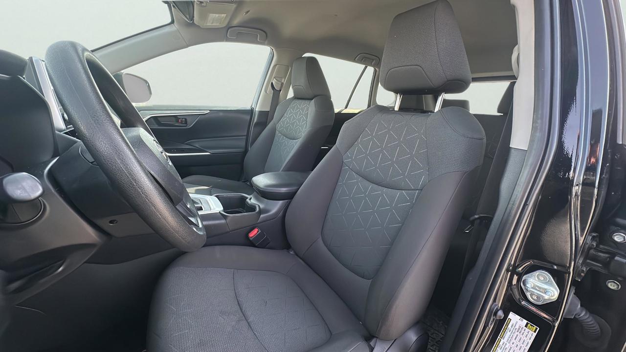 2024 Toyota RAV4 LE AWD Photo