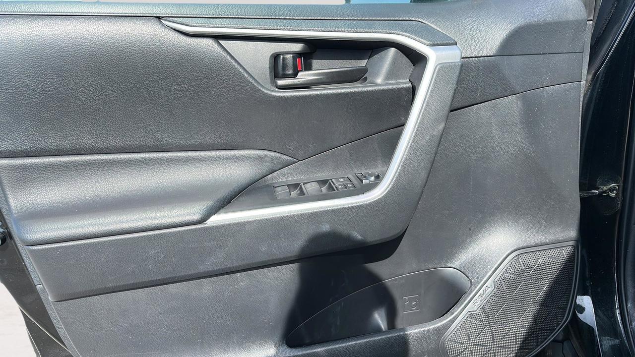 2024 Toyota RAV4 LE AWD Photo