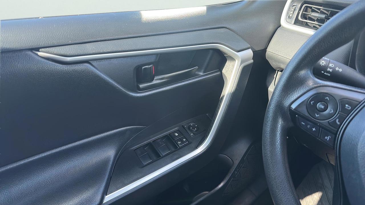 2024 Toyota RAV4 LE AWD Photo